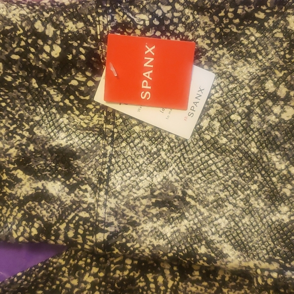 Spanx Faux Leather Snake Shine Leggings - Picture 9 of 10